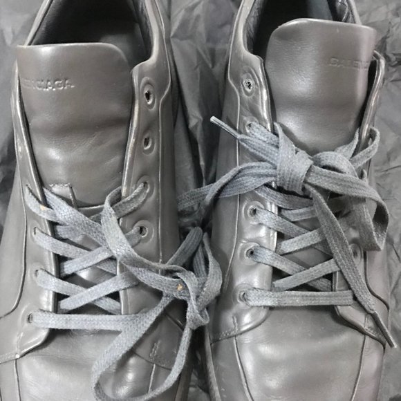 BALENCIAGA PARIS Low Top Leather Sneaker - Picture 3 of 11